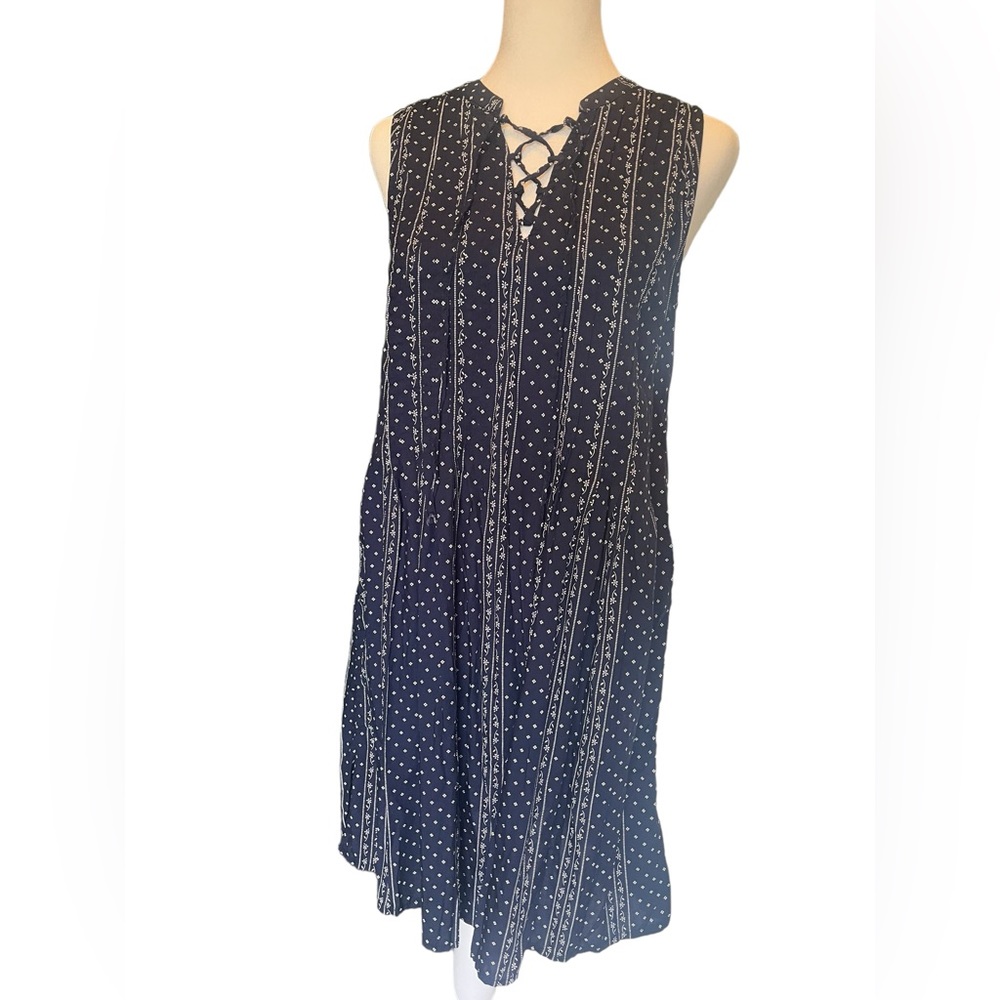 Old Navy Pintuck Swing Dress - Navy Blue and White Size 6 - Picture 2 of 12